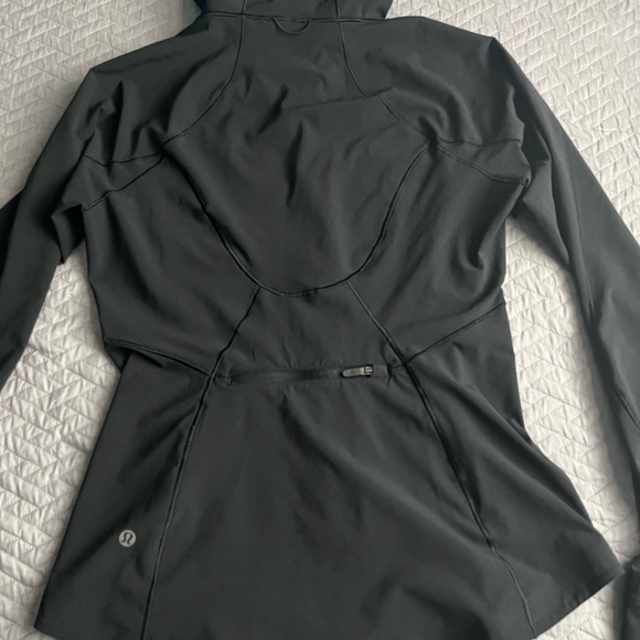 Lululemon Athletica Mist Over Windbreaker Jacket in Black - Picture 5 of 7